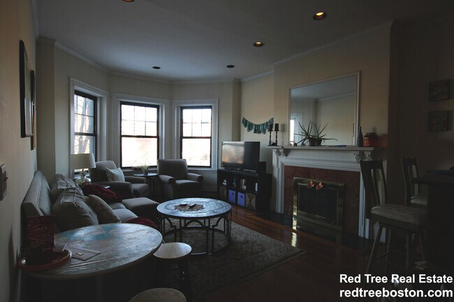1689 Beacon St unit 2, Brookline, MA 02445 - photo 6