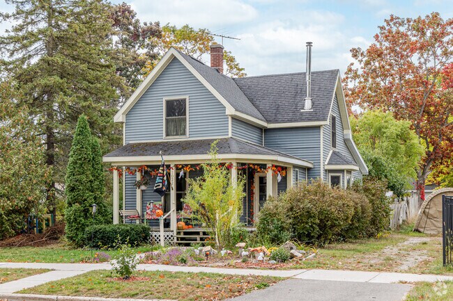 Traverse Heights offers many spacious multi-story homes.