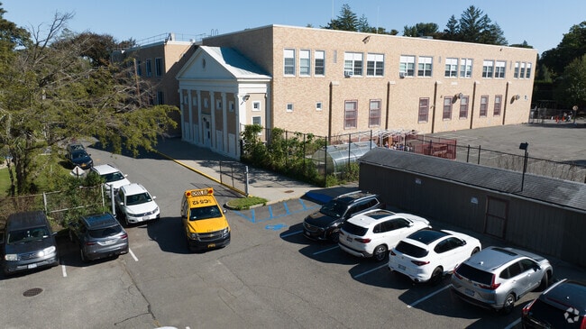Sea Cliff Elementary School has ample amounts of parking for faculty and parents.