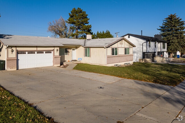 There are many sizes and styles of homes found in the neighborhood of Granger.