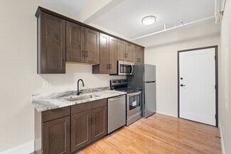 702 20th St Unit 302, Des Moines, IA 50314