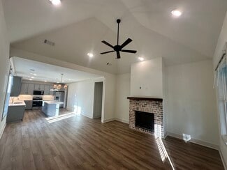 402 Phillips Ave, Auburn, AL 36832