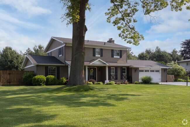 Closer to Lake Michigan in Shoreham you can find some newer traditional-style homes.