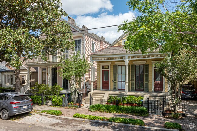 Older well-kept homes are popular Uptown.