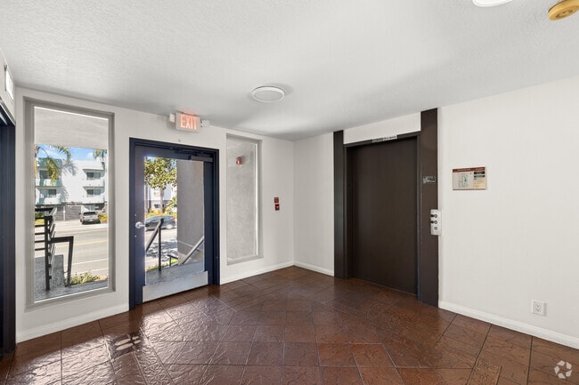 Burbank Gardens Apartments, Sherman Oaks, CA 91411 - photo 3