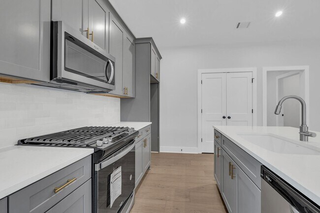 2544 Butlers Green Cir, Chattanooga, TN 37421 - photo 4