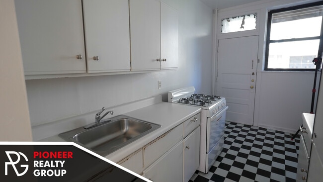 812 W Waveland Ave unit 825-N2, Chicago, IL 60613 - photo 6