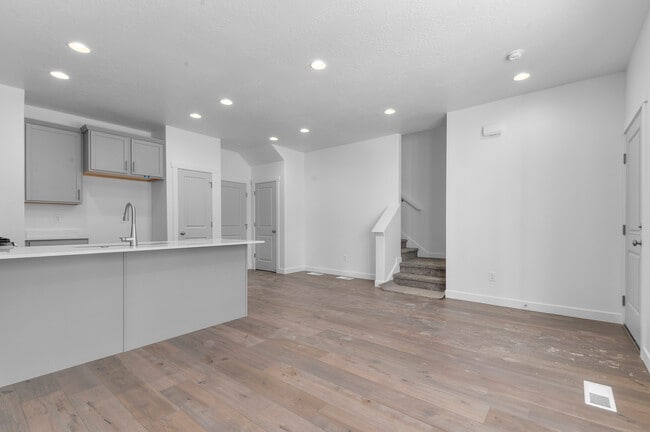 1831 N 3530 W, Lehi, UT 84043 - photo 4