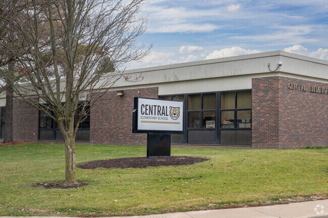 Parents trust Central Elementary to educate and teach young learners in Lebanon.