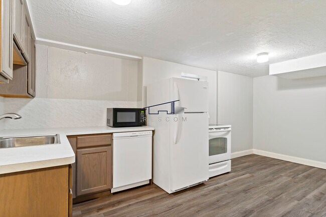 1332 36th St unit Lower, Ogden, UT 84403 - photo 6