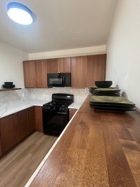 1387 E 43rd St unit UP, Cleveland, OH 44103 - photo 3