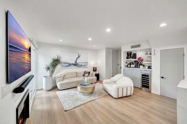 14727 Magnolia Blvd, Sherman Oaks, CA 91403 - photo 6