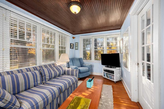 630 Pleasant St unit ID1317409P, Saugatuck, MI 49453 - photo 2