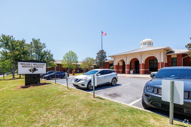 Willie J. Williams Middle School is a public middle school in Moultrie that serves students in grades 6 and 7.