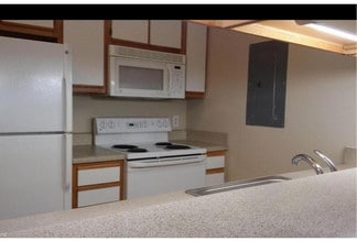 1420 Collegiate Cir Unit 201, Raleigh, NC 27606