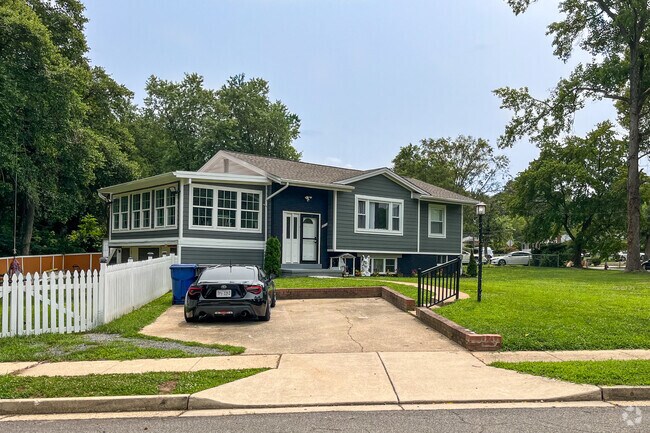 Larger homes are sprinkled throughout Newington.