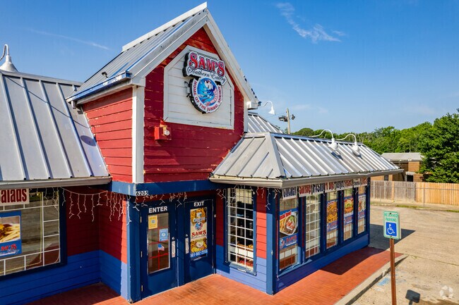 Sam's Southern Eatery serves great food in Cloverdale Watson.