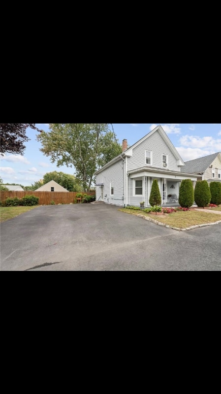 5 Irving St, Cranston, RI 02910