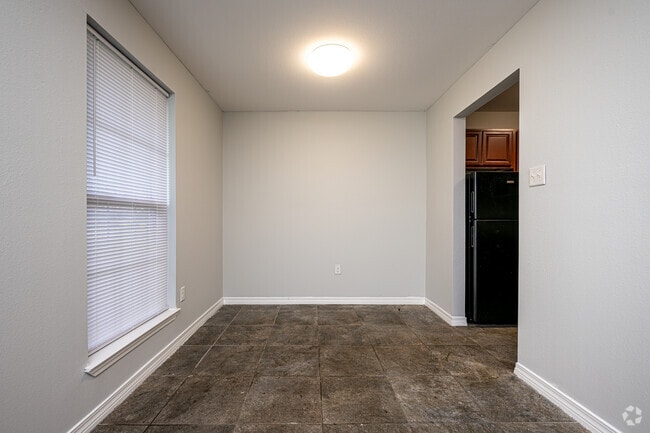 1BR, 1BA - 625SF - Dining Room