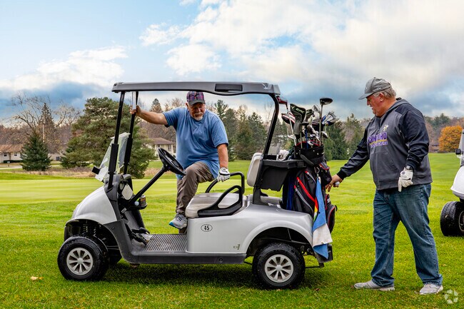 Golfers throughout Leoni can enjoy affordable tee-times at Lakeland Hills Golf Course.