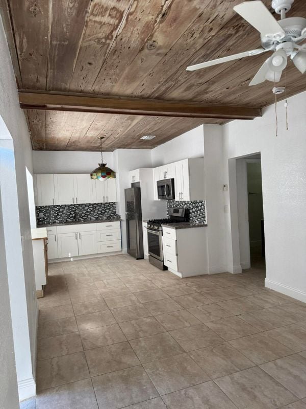 1131 S N St, Lake Worth Beach, FL 33460