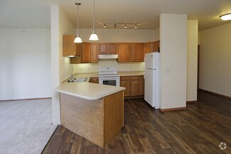 612 W Paramount Dr, Aberdeen, SD 57401