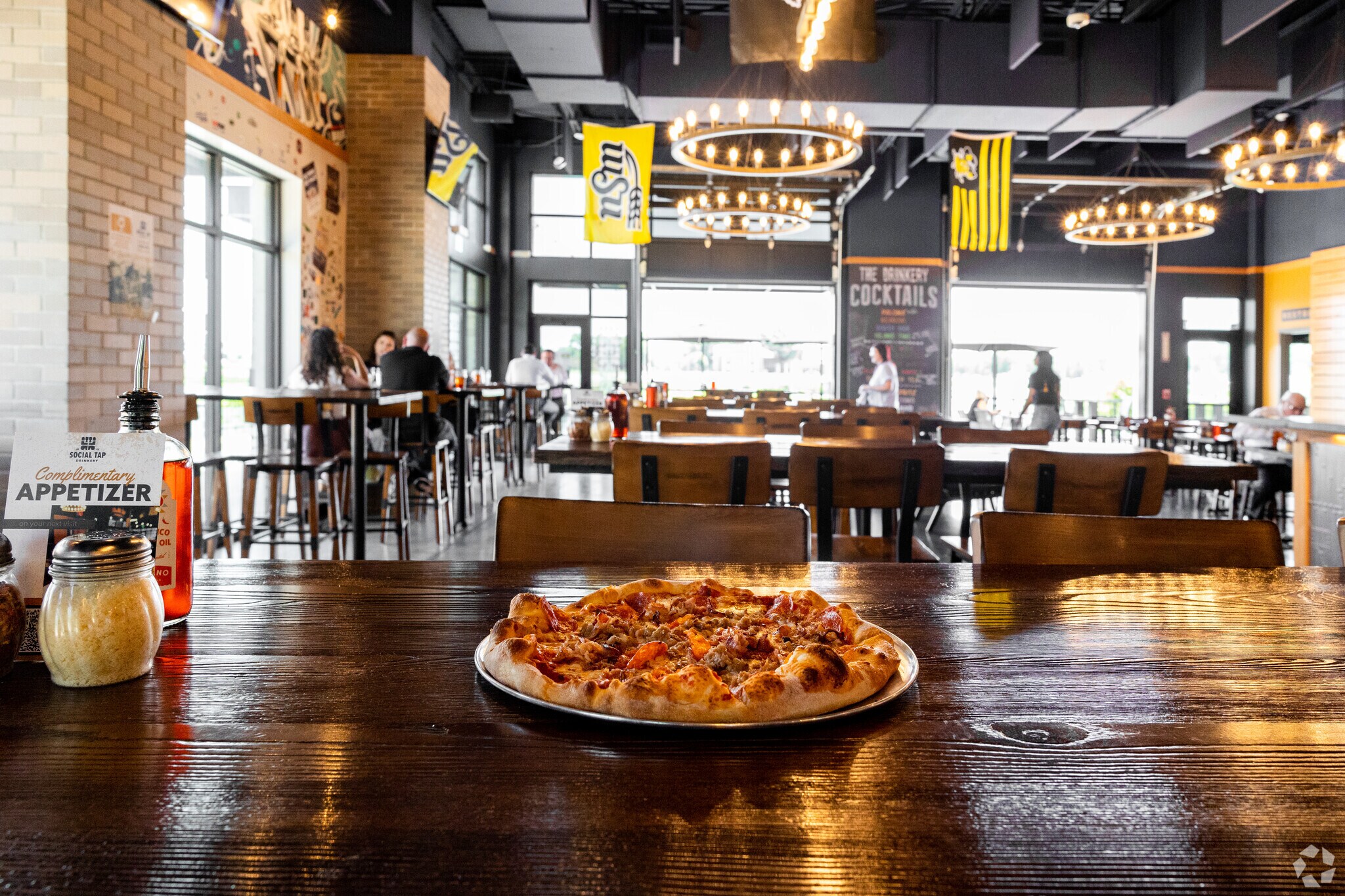 Social Tap is one of many popular eatery options near Northeast Heights at Braeburn Square.