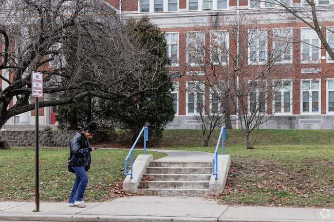 Roosevelt Elementary School in Ridgefield Park, NJ has a student-teacher ratio of 11 to 1.
