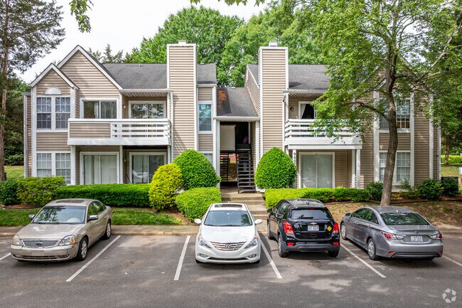 Lots of the college students find residence in condos in College Downs.