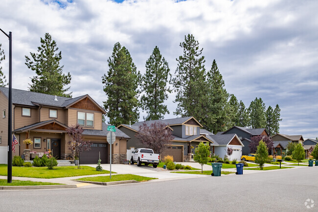 One- and two-story single-family homes can be found in the Ramsey-Woodland community.