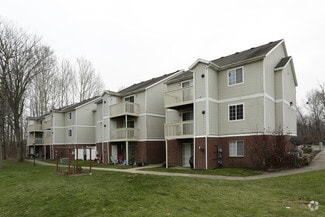 130 Kellogg Woods Park Dr SE, Kentwood, MI 49548
