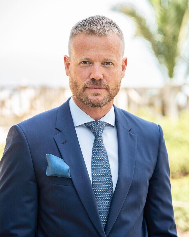 Agent Photo