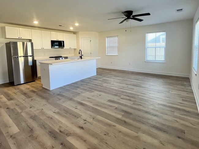 121 Otis St, Jackson, TN 38301 - photo 3