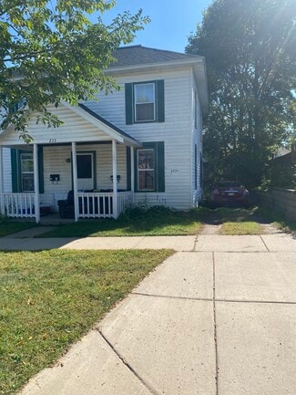 233 Niagara St Unit 233 Niagara Street, Eau Claire, WI 54703