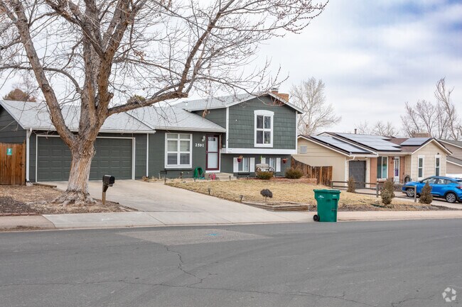 Ranch and split level homes are popular in Kingsborough.