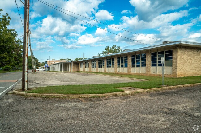 Mobile County Training Middle School is a great school for young learners.