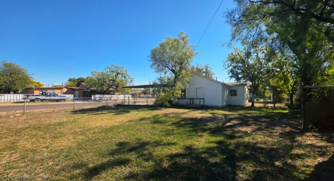 104 W 22nd St, San Angelo, TX 76903 - photo 5