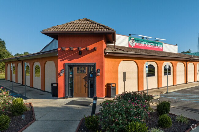 A local dinner favorite is Mexico Restaurant in White Plains.