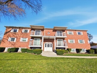 122 W Washington St Unit 302, Round Lake, IL 60073