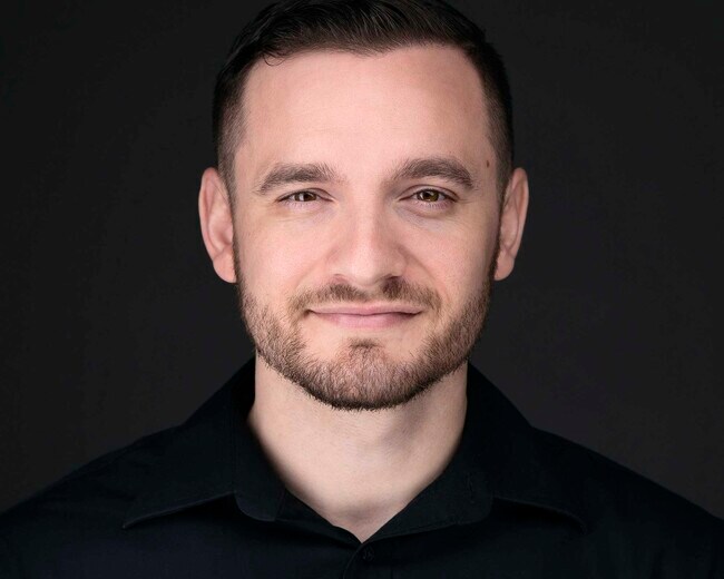 Agent Photo