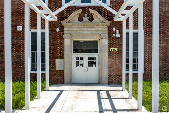 Mount Auburn Elementary School fosters excellence in a safe academic environment.