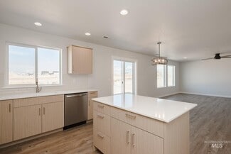 812 Strike Eagle St, Mountain Home, ID 83647