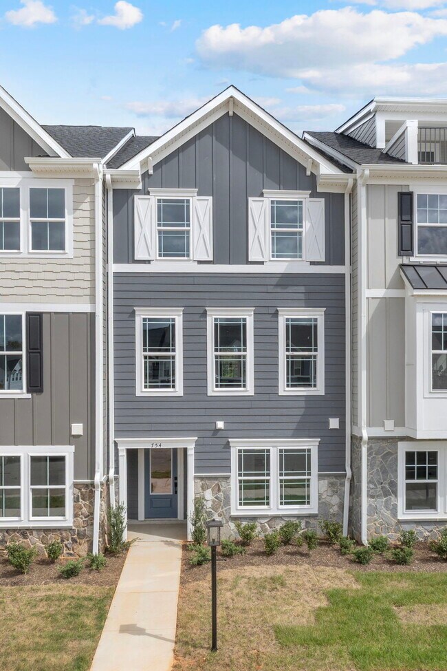 115 Bracewell Ln, Yorktown, VA 23692 - photo 2