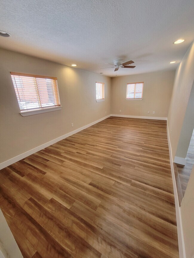 Bonus room or office space