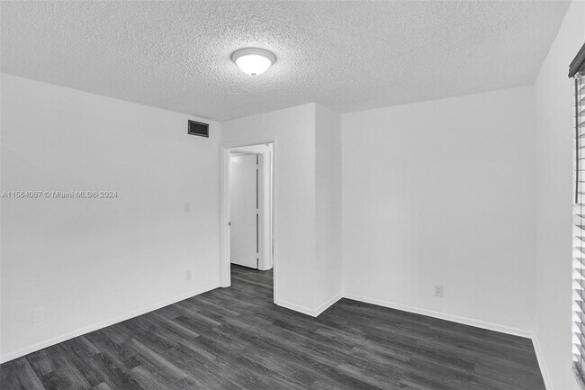 4211 NW 19th St unit LIKE NEW CONDO, Lauderhill, FL 33313 - photo 4