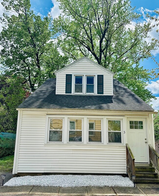 1059 Atlantic Ave, Rochester, NY 14609