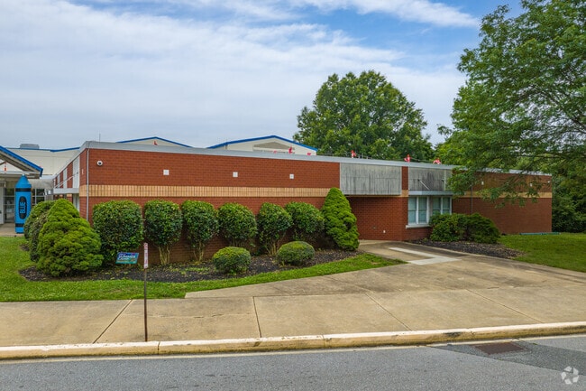 Thurgood Marshall Elementary School in Newark features a 15 to 1 student-teacher ratio.