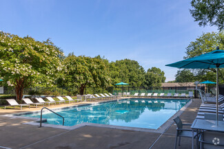 7120 Society Dr, Claymont, DE 19703