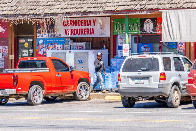 There are many grocery stores that cater to the latino community.