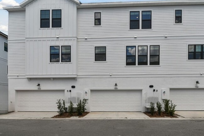 7236 Sutton Ln, Sarasota, FL 34240 - photo 2